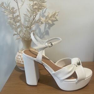 **BRAND NEW** Marc Fisher Platform Heel